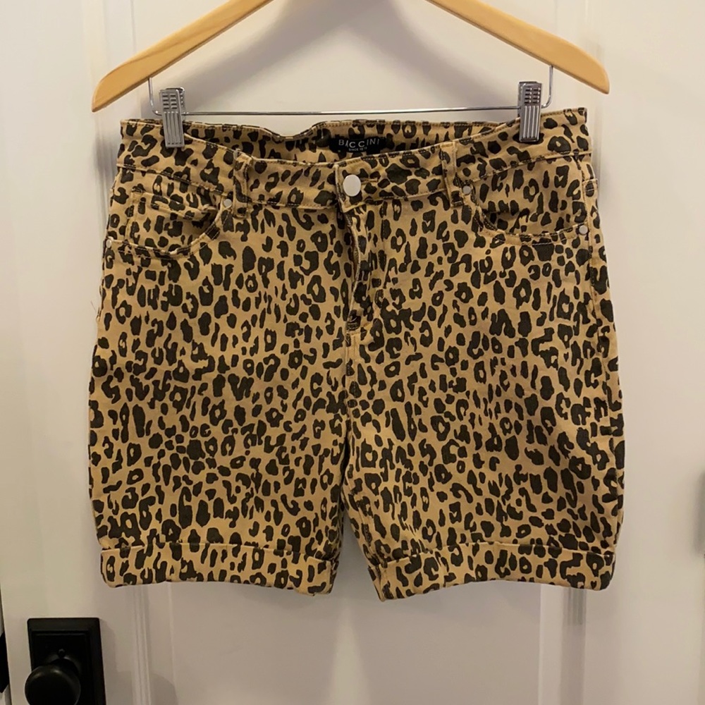 Baccini Leopard Cuffed Shorts